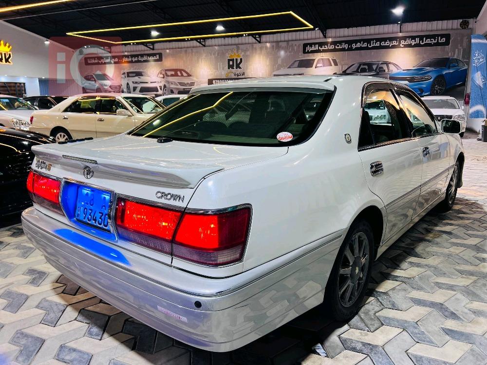 تۆیۆتا کراون